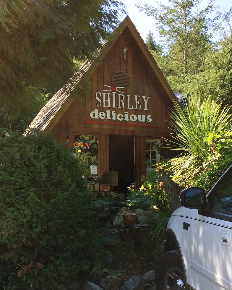 Photo of the front of the Shirely Delicious Cafe on Vancouver Island. 